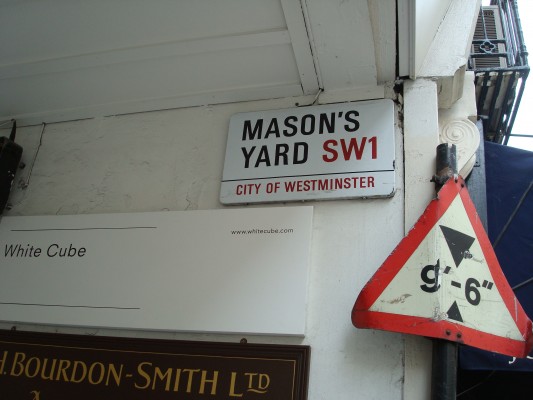 Sign at entrance of Mason's Yard