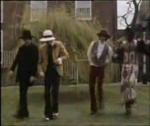 Dancing sequence was filmed in a public garden somewhere around Havering street